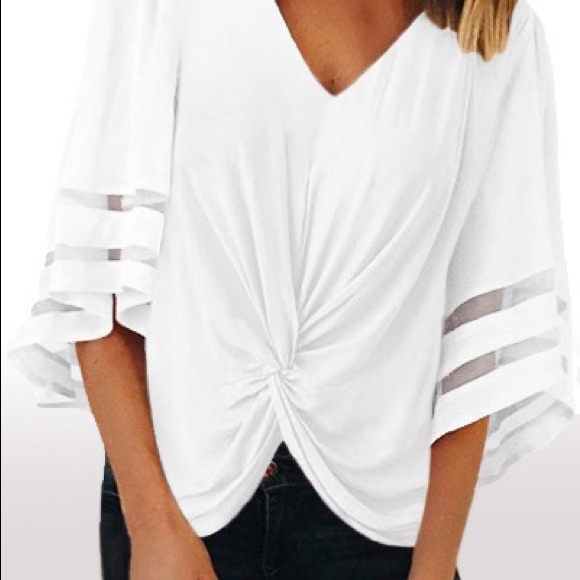 3/$20🖤White blouse - Picture 3 of 4